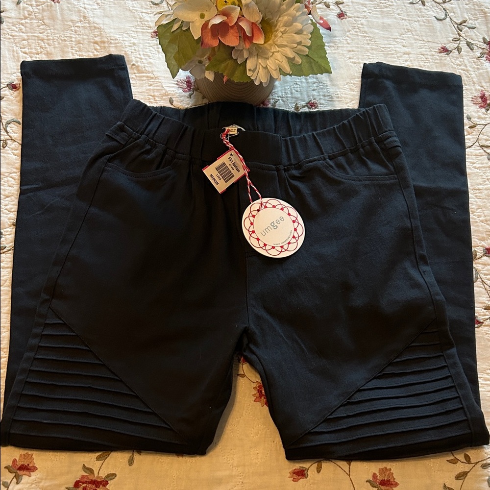 UMGEE⭐️NWT Black Stretchy Skinny Jeans Ribbing & Zippered Hems🖤Size Medium